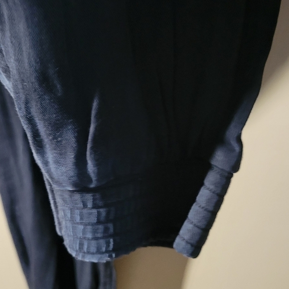 Wilfred Aritzia pleated button fly jogger style rayon blend black dress pant sz2 - Picture 4 of 6